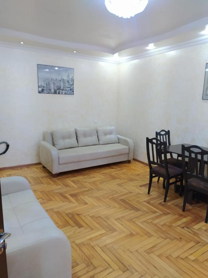 Apartment On 26 May Str บาทูมิ ภายนอก รูปภาพ
