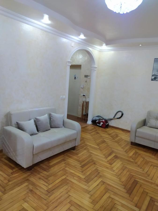 Apartment On 26 May Str บาทูมิ ภายนอก รูปภาพ